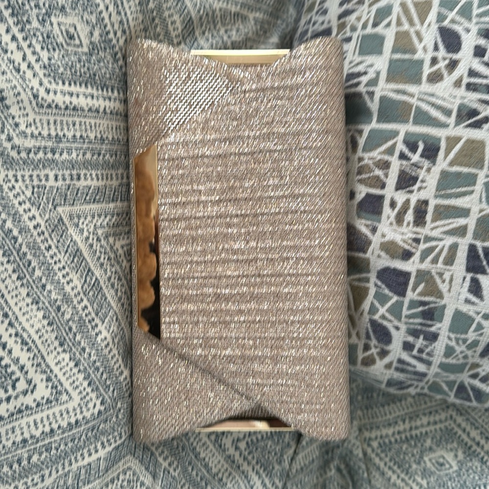 Rose gold/gold clutch